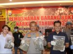 Polisi di Makassar Musnahkan 2,8 Kg Ganja Senilai Rp 72 Juta 