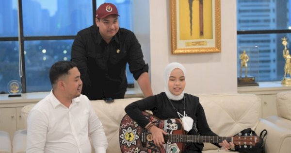 Menpora Dito Janji Kembangkan dan Kawal Bakat Putri Ariani