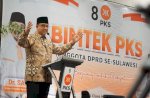 Sambangi PKS Sulsel, Anies Baswedan Masih Irit Bicara Soal Cawapres 