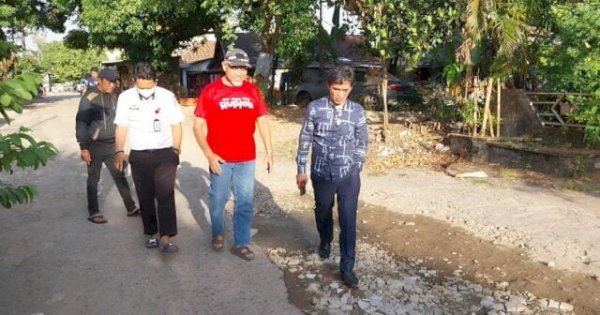 Anggota DPRD Makassar Hamzah Hamid Tinjau Kondisi Jalan dan Drainase di Kelurahan Tello Baru