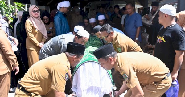 Bupati Indah Lepas Jenazah Lurah Kappuna Faisal Midun