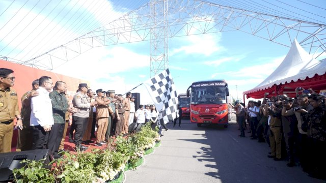 Kabupaten Takalar menjadi rute Transportasi Andalan Sulawesi Selatan (Trans Sulsel) yang diluncurkan oleh Gubernur Sulawesi Selatan Andi Sudirman Sulaiman, Senin (10/7/2023).