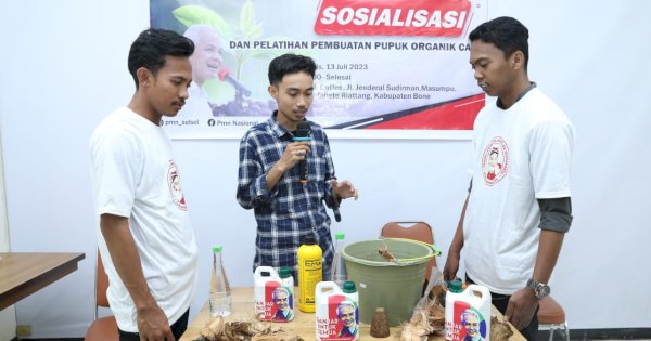 Di Kabupaten Bone, Pemuda Ganjar Gelar Pelatihan Membuat Pupuk Organik Cair 