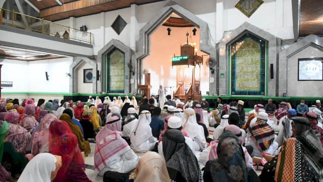 230 Jemaah Haji Asal Luwu Utara Tiba, Bupati Indah: Jadilah Panutan di Keluarga