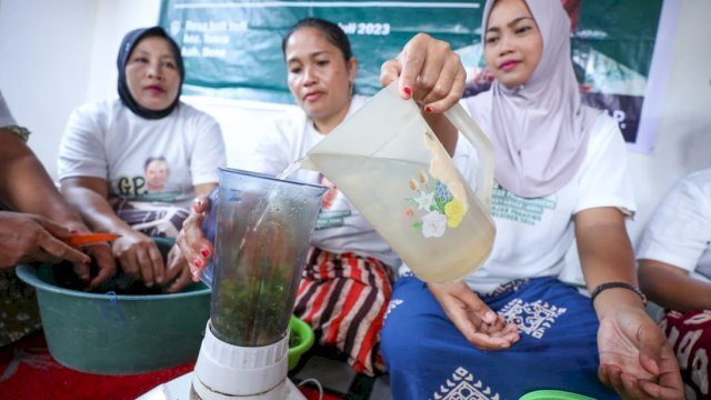 Gerakan Passeddingeng Ganjar mengadakan pelatihan pengolahan rumput laut menjadi agar-agar di rumah warga Desa Bulu-Bulu, Kecamatan Tonra, Kabupaten Bone, Sulses, pada Selasa (18/7/2023).