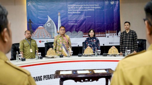 Dokumentasi penandatangan Berita Acara Hasil Uji Petik antara Pemkot Makassar dengan Direktorat Infrastruktur Ekonomi Kreatif Kemenparekraf terkait PMK3I di Kota Makassar, di Ruang Sipakalebbi Balai Kota Makassar, Selasa (18/07/2023).