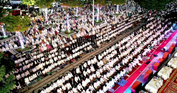 20 Ribu Warga Ikuti Makassar Bermunajat Melangitkan Doa di Tahun Baru Islam 1445 H 