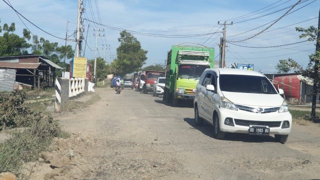 Pemprov Sulsel Pastikan Jalan Poros Sidrap-Soppeng Segera Dikerjakan