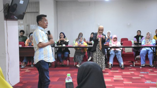 Anggota DPRD Kota Makassar, Abdul Wahab Tahir menggelar Focus Grup Discussion (FGD) terkait Rancangan Peraturan Daerah (Ranperda) tentang Penyelenggaraan Kota Layak Anak, di Hotel Royal Bay, Jl Sultan Hasanuddin, Rabu (26/7/2023).