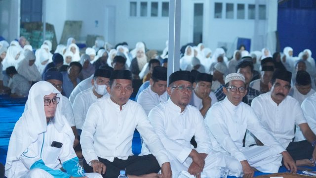 Rusdi Masse Gelar &#8216;Maghrib Berjamaah&#8217; dengan Ribuan Warga Pinrang