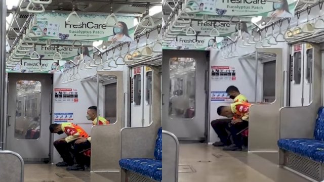 Dua petugas KRL yang viral karena shalat di kereta saat jam tugas. (Tangkapan layar TikTok @mincant)