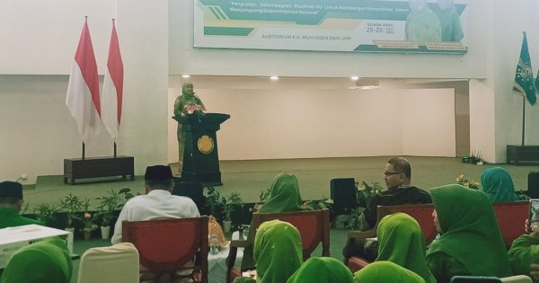 Buka Konferensi Wilayah NU Sulsel, Khofifah Minta Muslimat NU Perhatikan Stanting