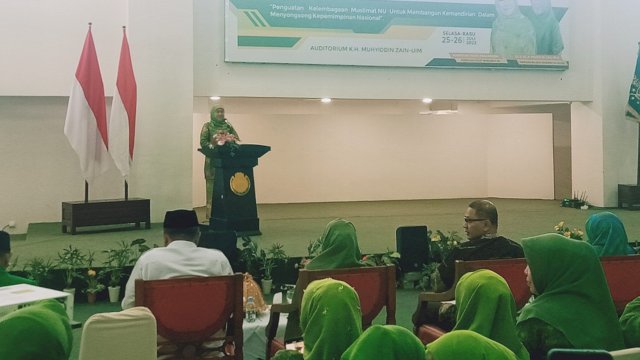 Ketua Umum Pengurus Pusat Muslimat Nahdlatul Ulama (NU), Khofifah Indar Parawansa saat menghadiri Konferensi Wilayah XI Muslimat NU Sulsel di Universitas Islam Makassar, Selasa (25/7/2023). 