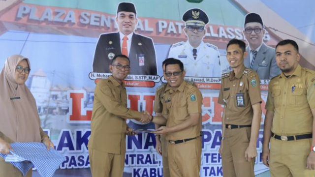 Tingkatkan PAD dari Sektor Pasar, Pj Bupati Takalar Resmikan Pasar di Tiga Kecamatan