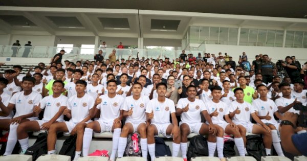 Pelatih Garuda Select Dennise Wise Sarankan PSSI Bentuk Timnas U-14 