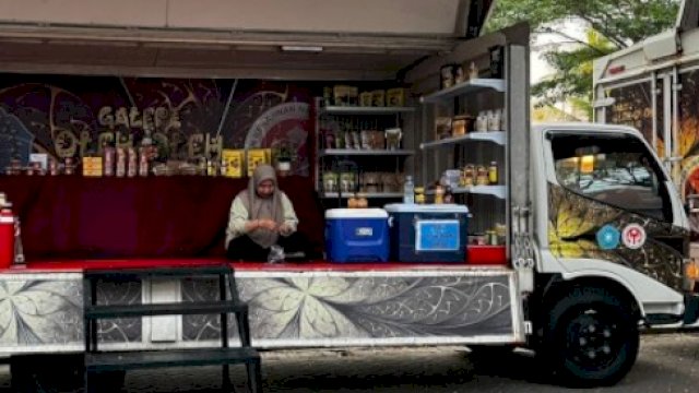 Sukseskan Rakernas Apeksi, Disdag Makassar Luncurkan 2 Unit Mobil Truk Mini Store Oleh-oleh