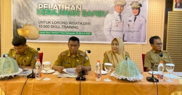 Dorong Wirausaha Baru, Disdag Makassar Gelar Pelatihan Kerajinan Bambu