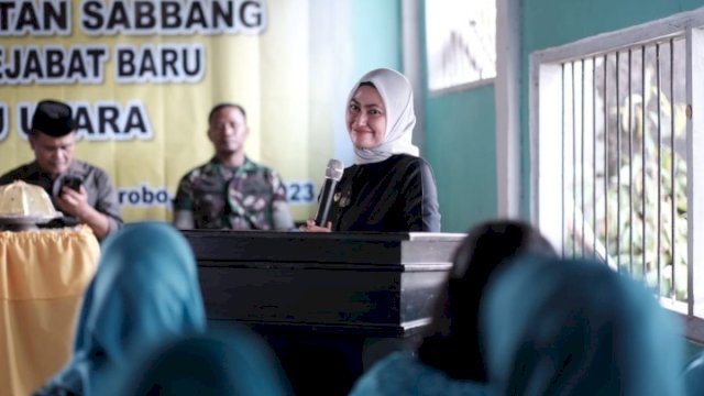 Hadiri Serah Terima Jabatan Lurah, Bupati Indah Minta 2 Program Nasional Bisa Dijalankan 