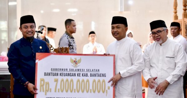 Pemprov Sulsel Beri Bantuan Rp7 M ke Pemkab Bantaeng untuk Rehabilitasi Masjid Agung