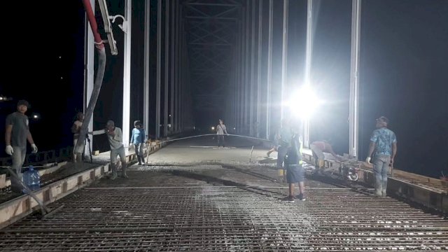 Pembangunan jembatan Pacongkang di Kabupaten Soppeng segera rampung.