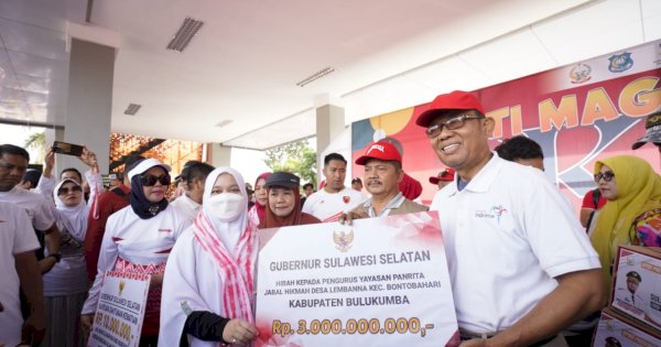 Gubernur Sulsel Serahkan Dana Hibah Rp3 Miliar untuk Pondok Pesantren Panrita Jabal Hikmah