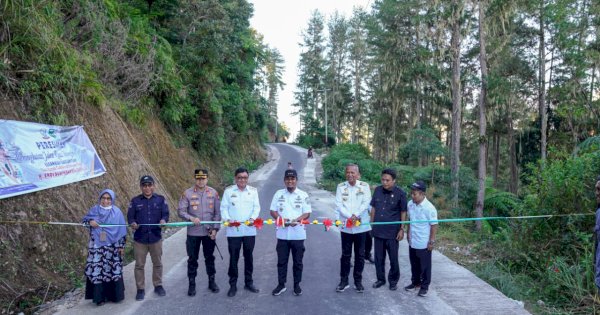 Buka Akses Wilayah Terisolir, Gubernur Andi Sudirman Resmikan Ruas Bonglo-Pantilang di Luwu