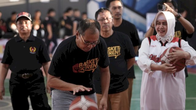 Wali Kota Makassar Moh Ramdhan Pomanto saat membuka Rajawali Basketball Cup (RBC) di Ciputra Basketball Court, Senin, (31/07/2023).