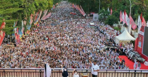 Jalan Santai Anti Mager di Makassar Dihadiri Ratusan Ribu Orang