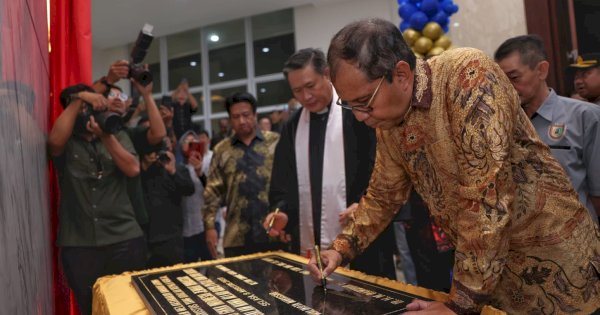 Danny Pomanto Resmikan Gedung GKKA Makassar, Ajak Jemaat Kuatkan Keimanan Umat