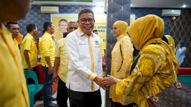Ketua Golkar Sulsel, Taufan Pawe (TP) saat menggelar Konsolidasi Pemenangan Pemilu 2024 bersama seluruh bacaleg Golkar Wajo, di Hotel Grand Pusfa, Wajo, Rabu (9/8/2023). 