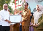 Sukses Atasi Anak Tidak Sekolah, Pj Bupati Takalar Raih Penghargaan Pasti Beraksi dari Gubernur Sulsel