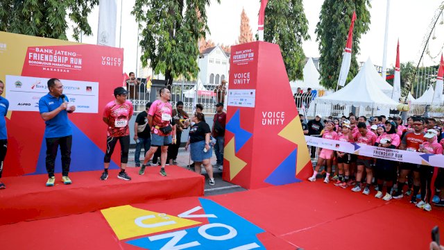 Danny Pomanto Ikut Ramaikan Bank Jateng Friendship Run Bersama Ribuan Runners Makassar