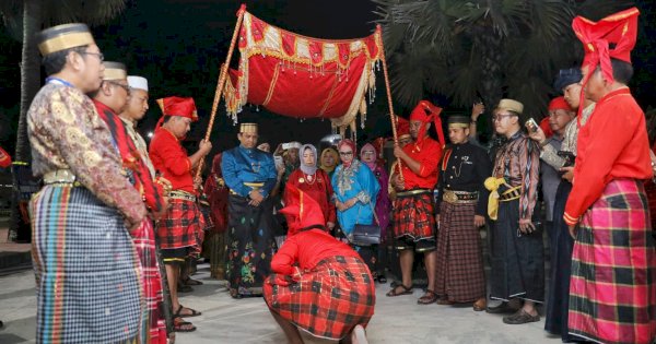 Kumpulan Raja, Ratu, Hingga Pemangku Adat di Sulsel Beri Dukungan untuk Ganjar Pranowo