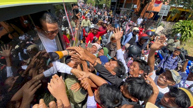 Masyarakat Sambut Nurdin Abdullah Saat Pulang Kampung ke Bantaeng