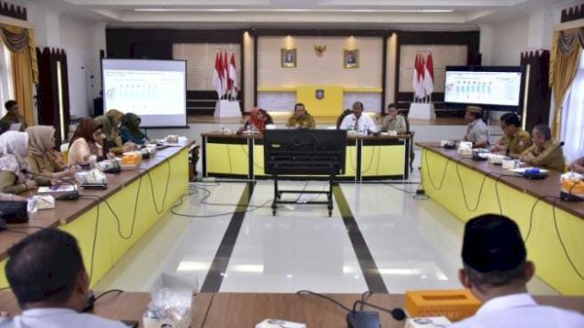 Suasana Rapat lintas OPD terkait Koordinasi dan Evaluasi Percepatan Penurunan Tengkes di Provinsi Gorontalo, Selasa, (29/8/2023) di Rujab Gubernur.