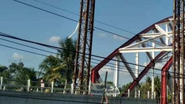 Dokumentasi Jembatan Pacongkang yang menghubungkan antara Desa Pacongkang, Kecamatan Liliriaja dan Desa Kampiri, Kecamatan Citta, di Kabupaten Soppeng, Sulsel. 