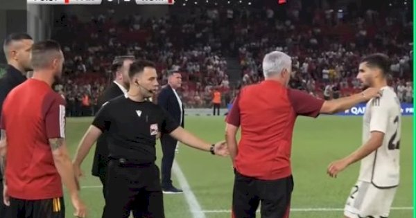 Jose Mourinho Keluarkan Pemainnya Tanpa Pengganti, Ada Apa?