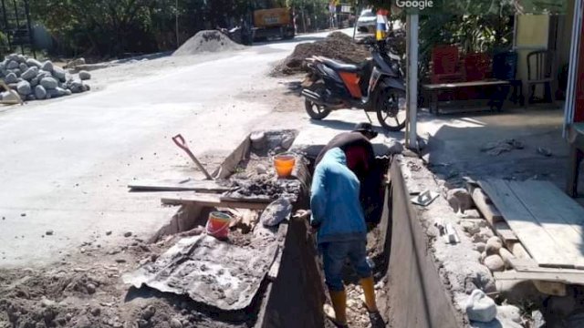 Progres pengerjaan rekonstruksi jalan ruas Bu'rung-bu'rung - Bili-bili di Kabupaten Gowa, Sulsel.