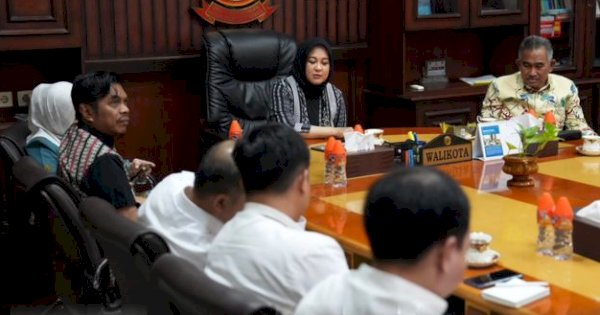 Firman Pagarra Jelaskan Sistem Aplikasi “PAKINTA” ke Wali Kota Tarakan