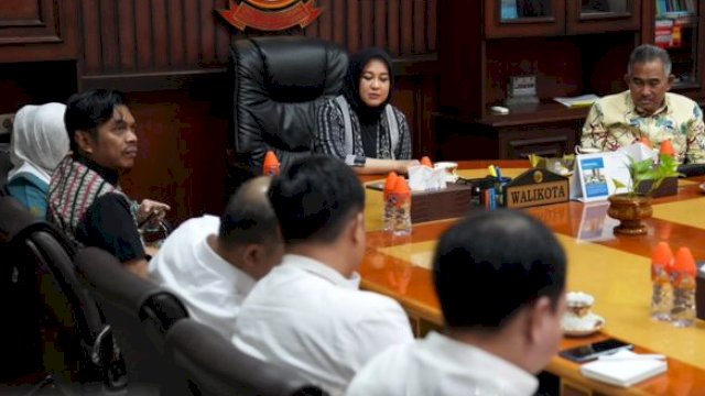 Firman Pagarra Jelaskan Sistem Aplikasi “PAKINTA” ke Wali Kota Tarakan