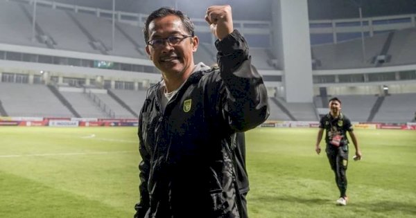 Jelang Lawan PSM Makassar, Persebaya Akhiri Kontrak dengan Aji Santoso