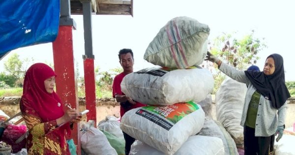 Camat Tallo Alamsyah Puji Hj Sunaani yang Ajak Masyarakat Konversi Sampah Jadi Uang