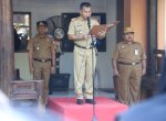 Tindaklanjuti Surat Edaran Mendagri, Camat Tallo Bagi Bendera Merah Putih untuk Meriahkan HUT ke-78 RI