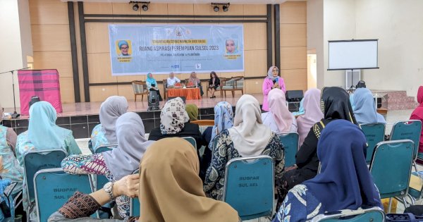 Ketua DWP Makassar Bagi Kisah Inspirasitifnya dalam Talkshow &#8216;Ruang Aspirasi Perempuan Sulsel 2023