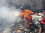 Kebakaran di Barukang Hanguskan 6 Rumah Warga, Damkar Kirim 14 Unit Armada 