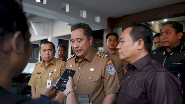 Penjabat Gubernur Sulsel Bahtiar Baharuddin mengunjungi Kantor Komisi Pemilihan Umum (KPU) Sulsel, di Jalan AP Pettarani, Selasa (12/9/2023).