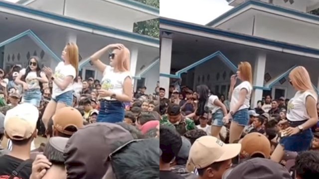 Tiga wanita memakai kaos putih dan hot pants berjoget di atas panggung di halaman masjid. (Instagram @fakta.indo)