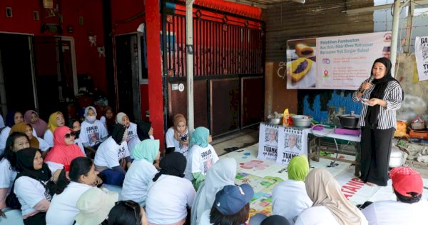 Dorong Produk UMKM, Mak Ganjar Sulsel Gelar Pelatihan Pembuatan Bolu Bibir Khas Makassar