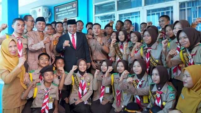 Kunjungi SMAN 3 Bone, Begini Sosok Bahtiar Baharuddin di Mata Guru dan Teman Sekolah