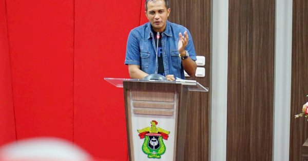 Wakil Menteri Hukum dan HAM Luncurkan Buku &#8220;Dasar-Dasar Ilmu Hukum&#8221; di UNHAS